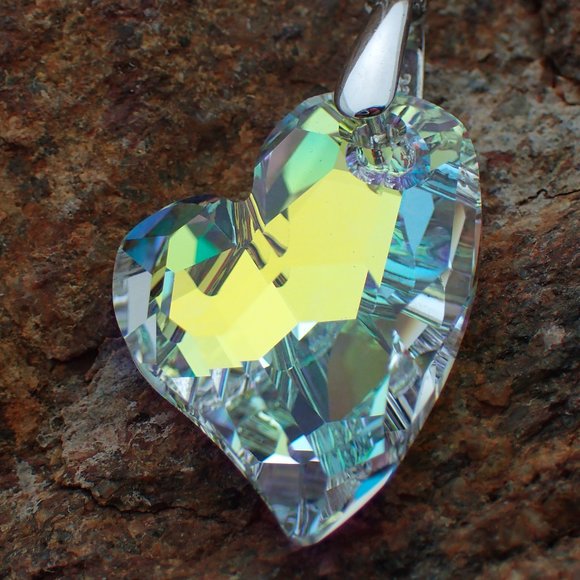 New Swarovski Crystal Heart Pendant & Sterling Silver Chain - Picture 2 of 2